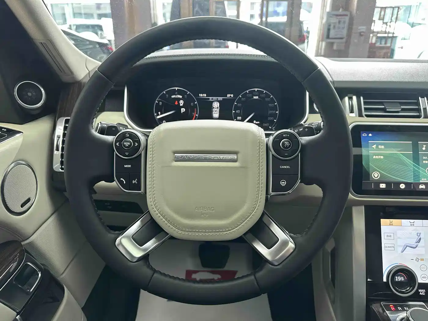 Land Rover Range Rover 2014 3.0 SC V6 Vogue SE Genesis Extended Edition фото 11