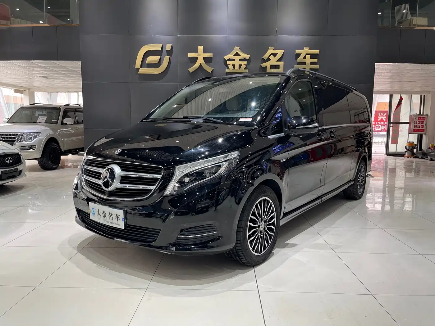 Mercedes-Benz V-Class 2018 V 260 L Premium Long Wheelbase Edition China VI