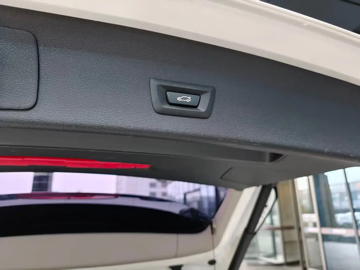 BMW X1 2016 sDrive18Li Premium Model фото 9