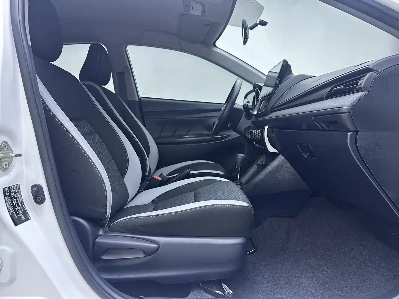Toyota YARiS L Zhi Xuan 2022 1.5L CVT Leading PLUS Edition фото 8