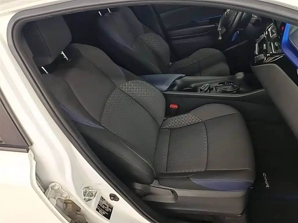 Toyota C-HR 2021 2.0L Comfort Edition фото 25