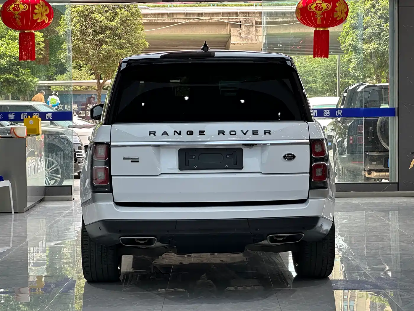 Land Rover Range Rover 2022 3.0 L6 400PS Prestige Genesis Extended Edition фото 18