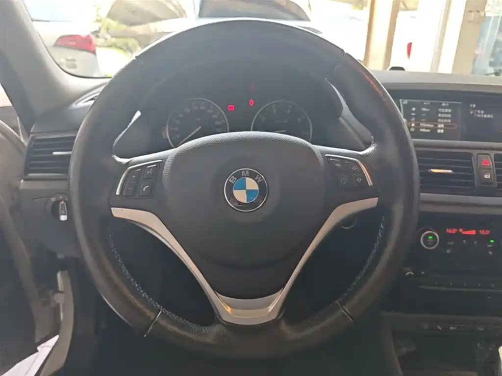BMW X1 2015 Model sDrive18i Leading Advanced Edition фото 11