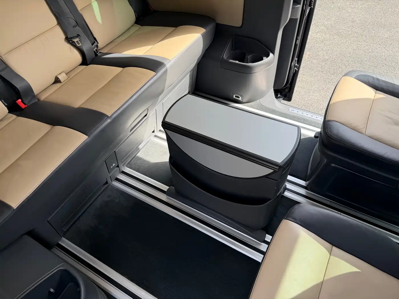 Volkswagen Multivan 2012 2.0TSI 4WD Premium фото 18