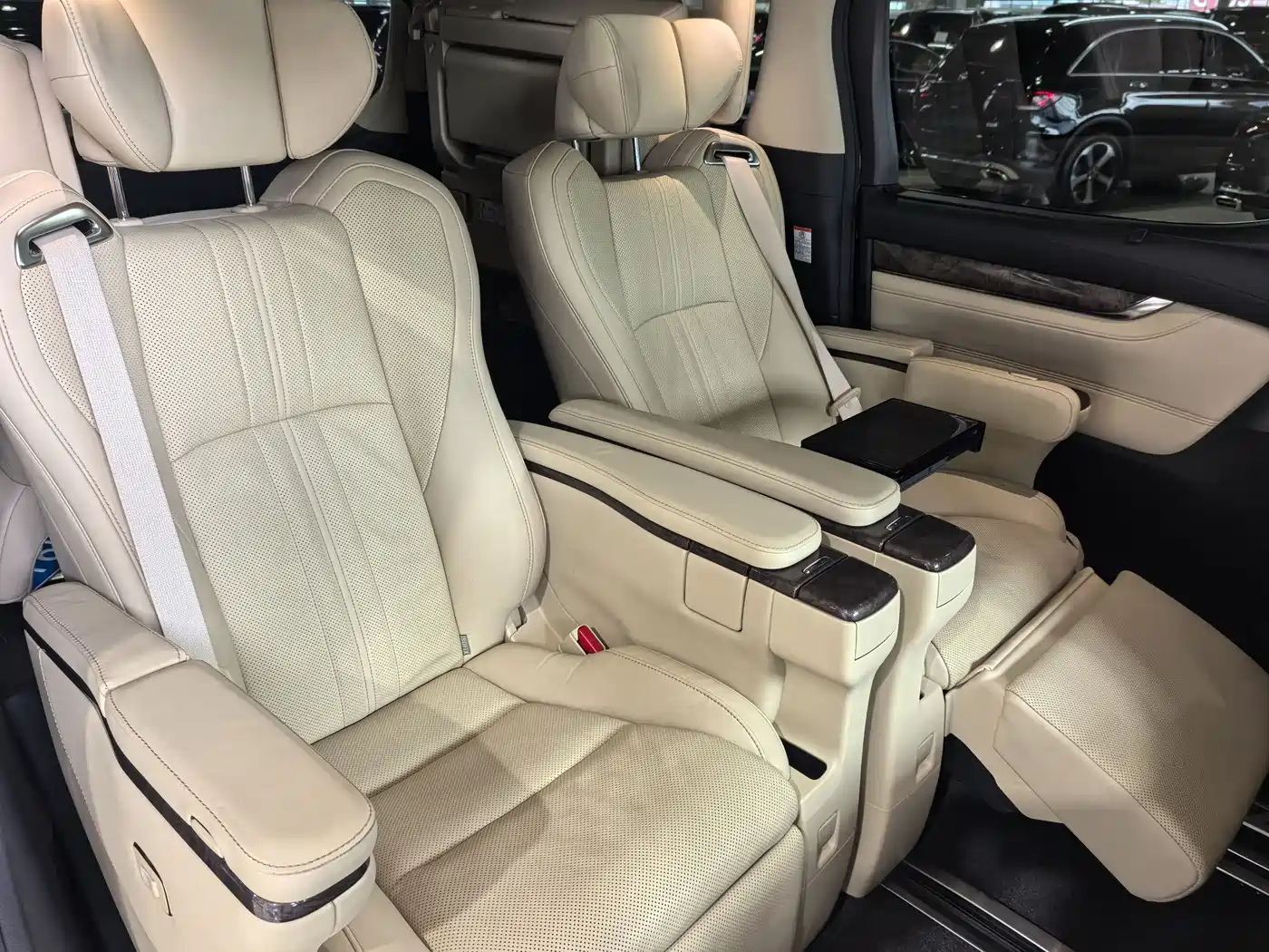 Toyota Alphard 2018 Facelift 3.5L Premium Edition фото 16