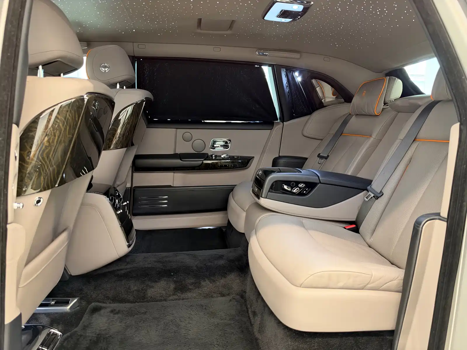 Фото 22 - Rolls-Royce Phantom