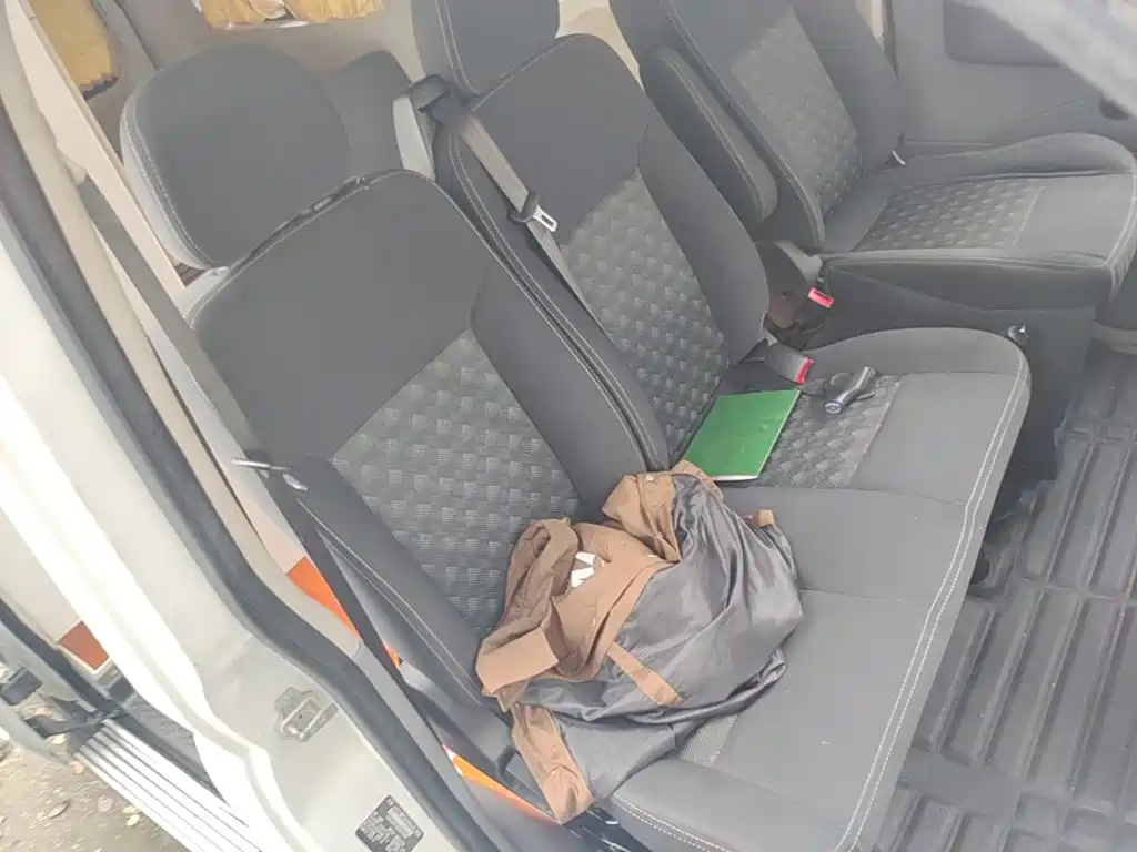 Maxus Xintu V80 2020 2019 Model 2.5T Classic 6-speed manual Aoyuntong short wheelbase medium roof 5/6-seater