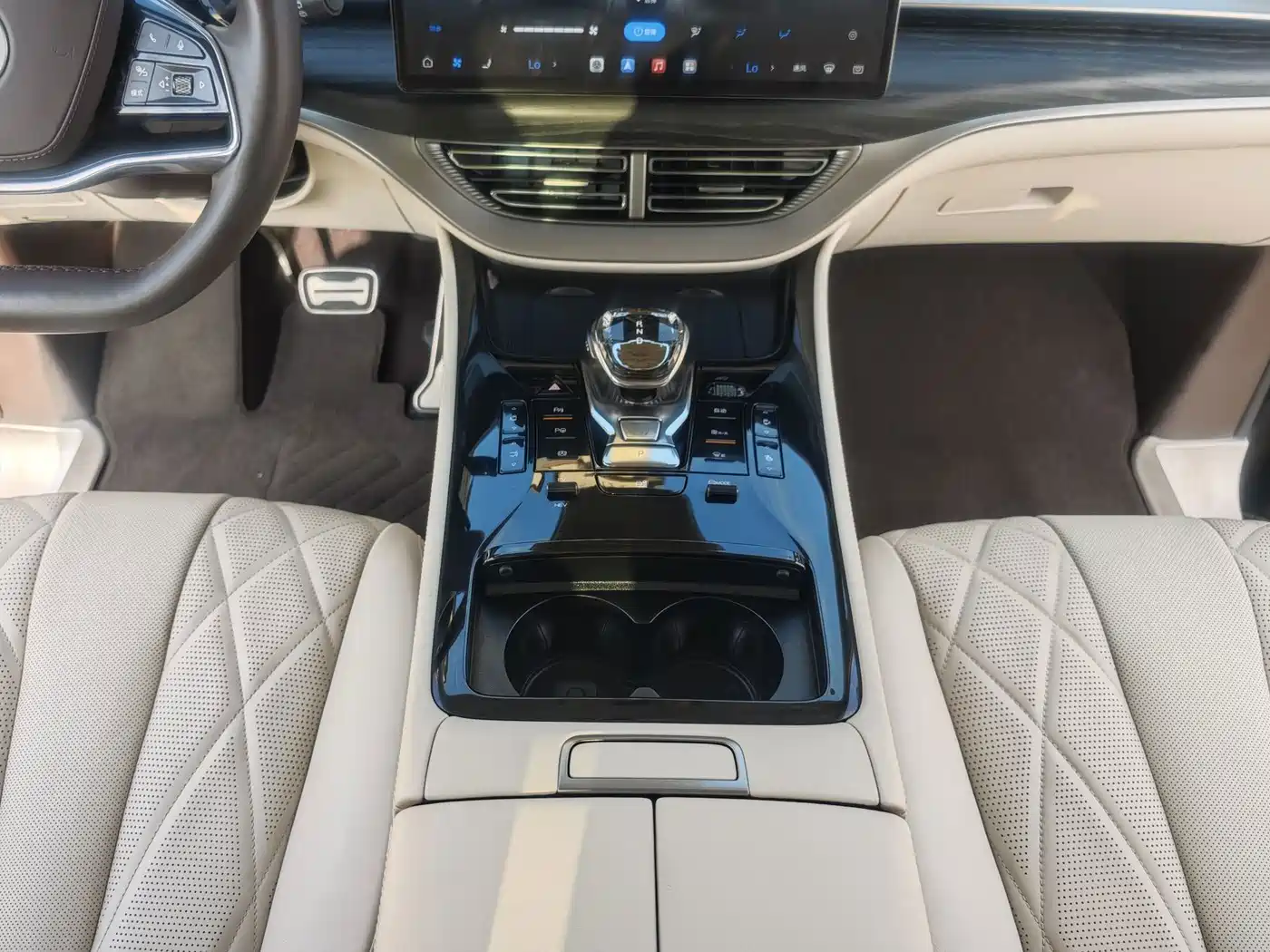 Denza D9 2025 2025 Model DM-i Smart Drive Edition 1020 AWD Flagship