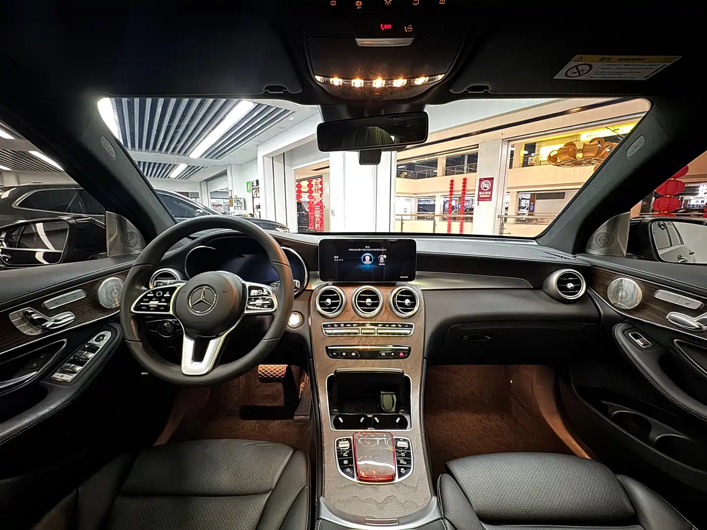MERCEDES-BENZ GLC