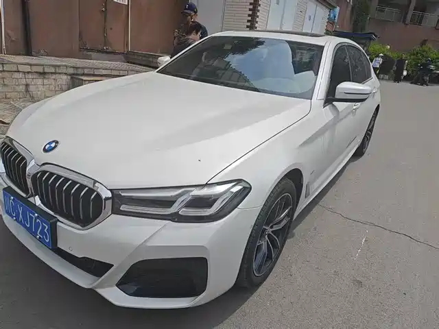 BMW 5 SERIES