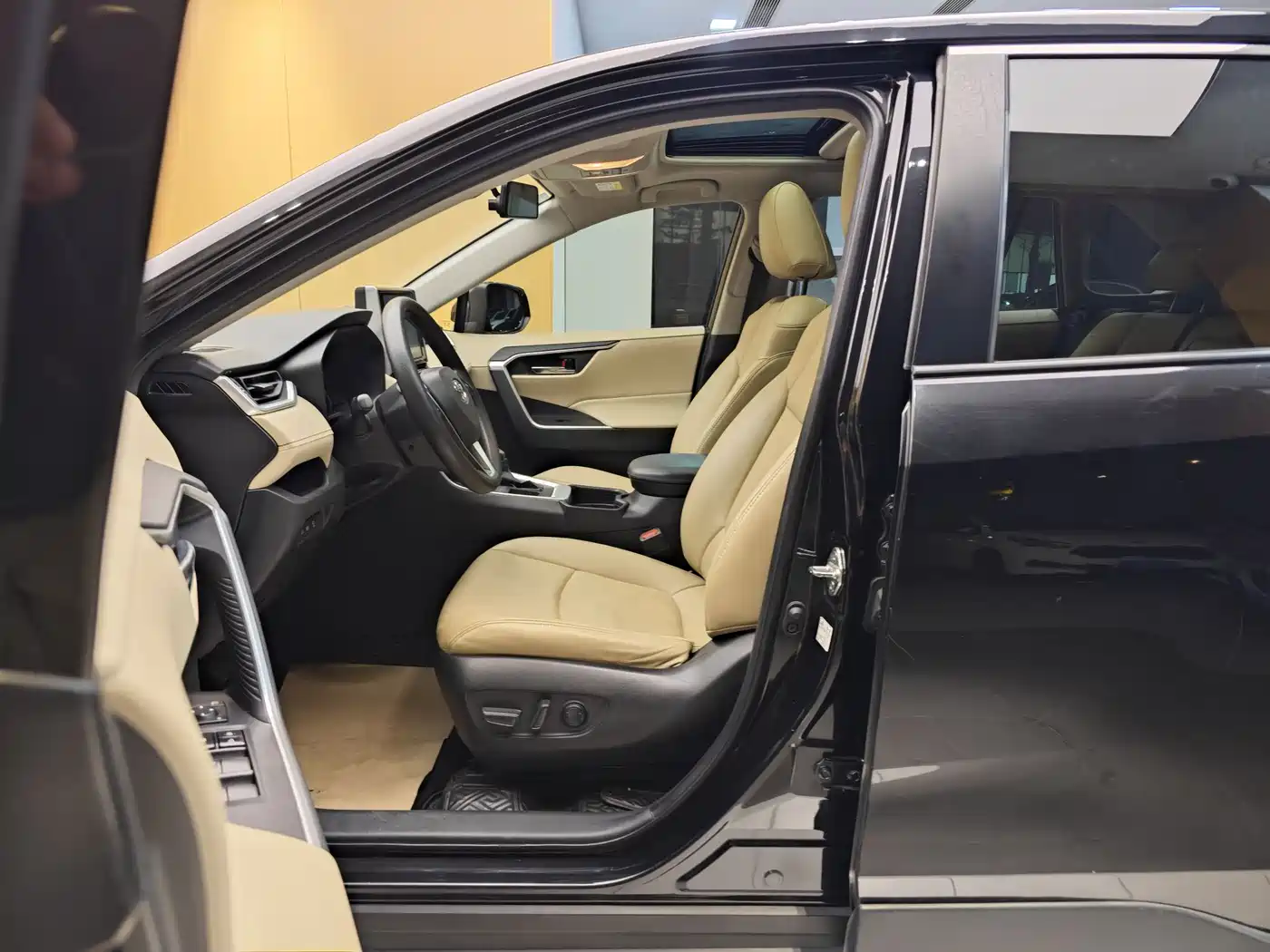 Toyota RAV4 Rongfang 2020 2.0L CVT 2WD Trend Edition фото 13