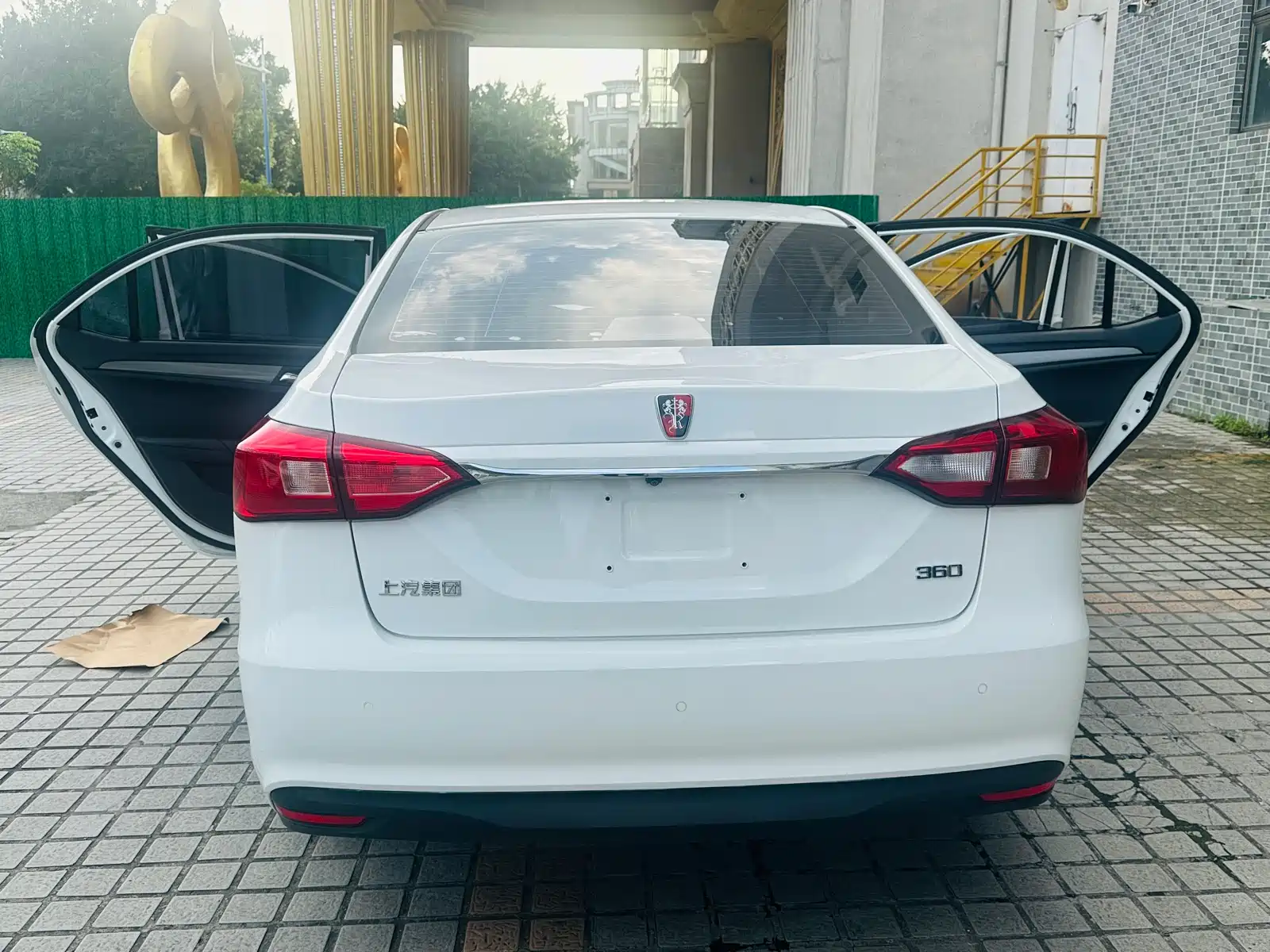 Фото 7 - Roewe 360