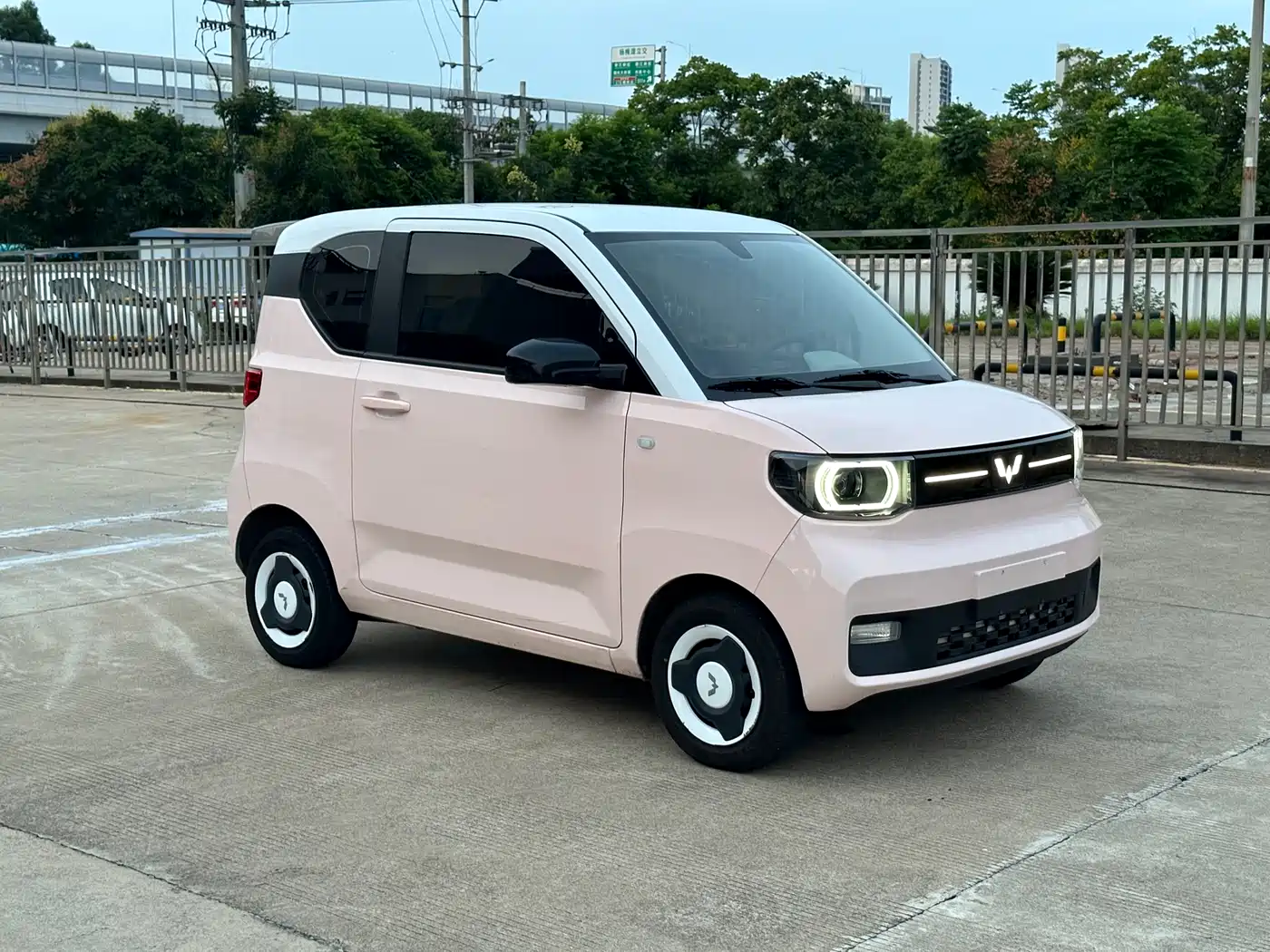 Photo 3 - Wuling Motors Hongguang MINIEV
