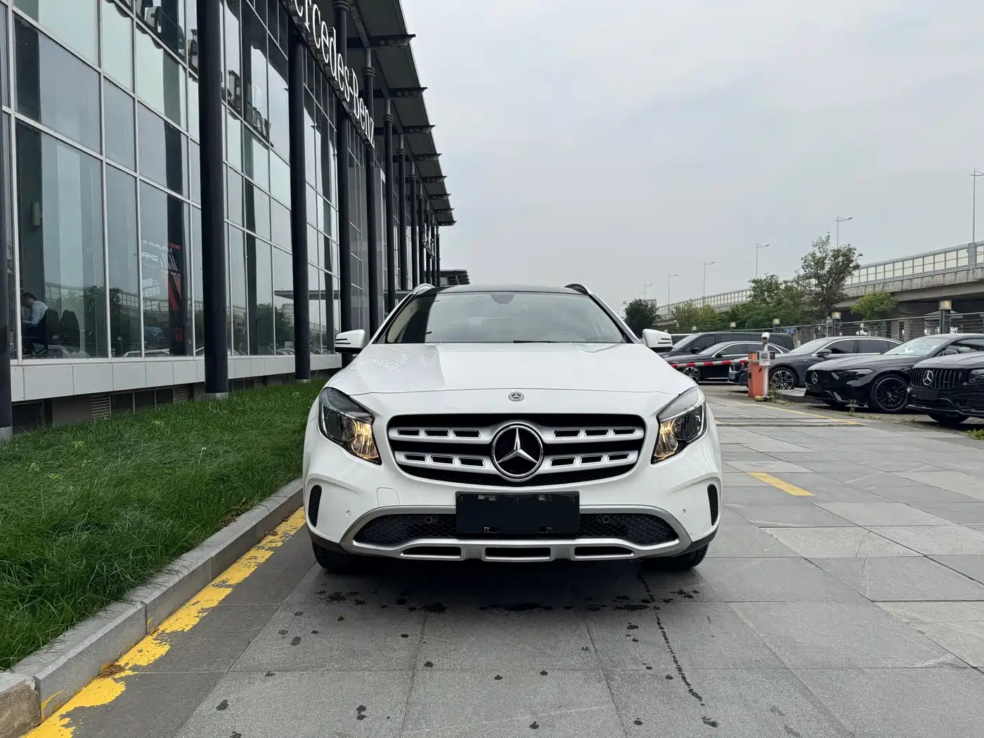 Mercedes-Benz GLA 2018 GLA 200 Dynamic фото 2