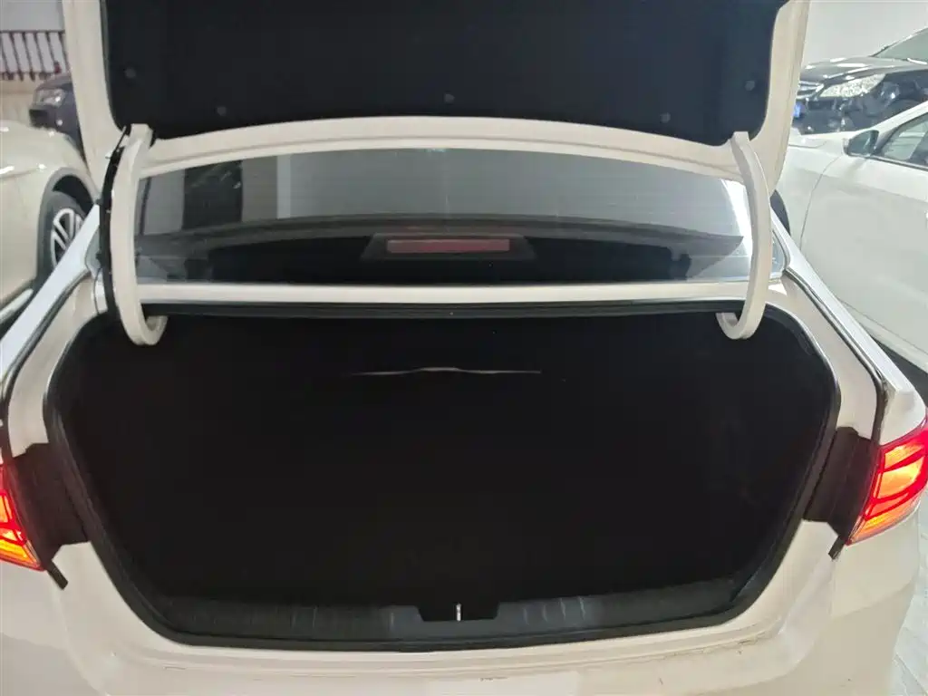 Kia K4 2014 1.8L Automatic GLS фото 15