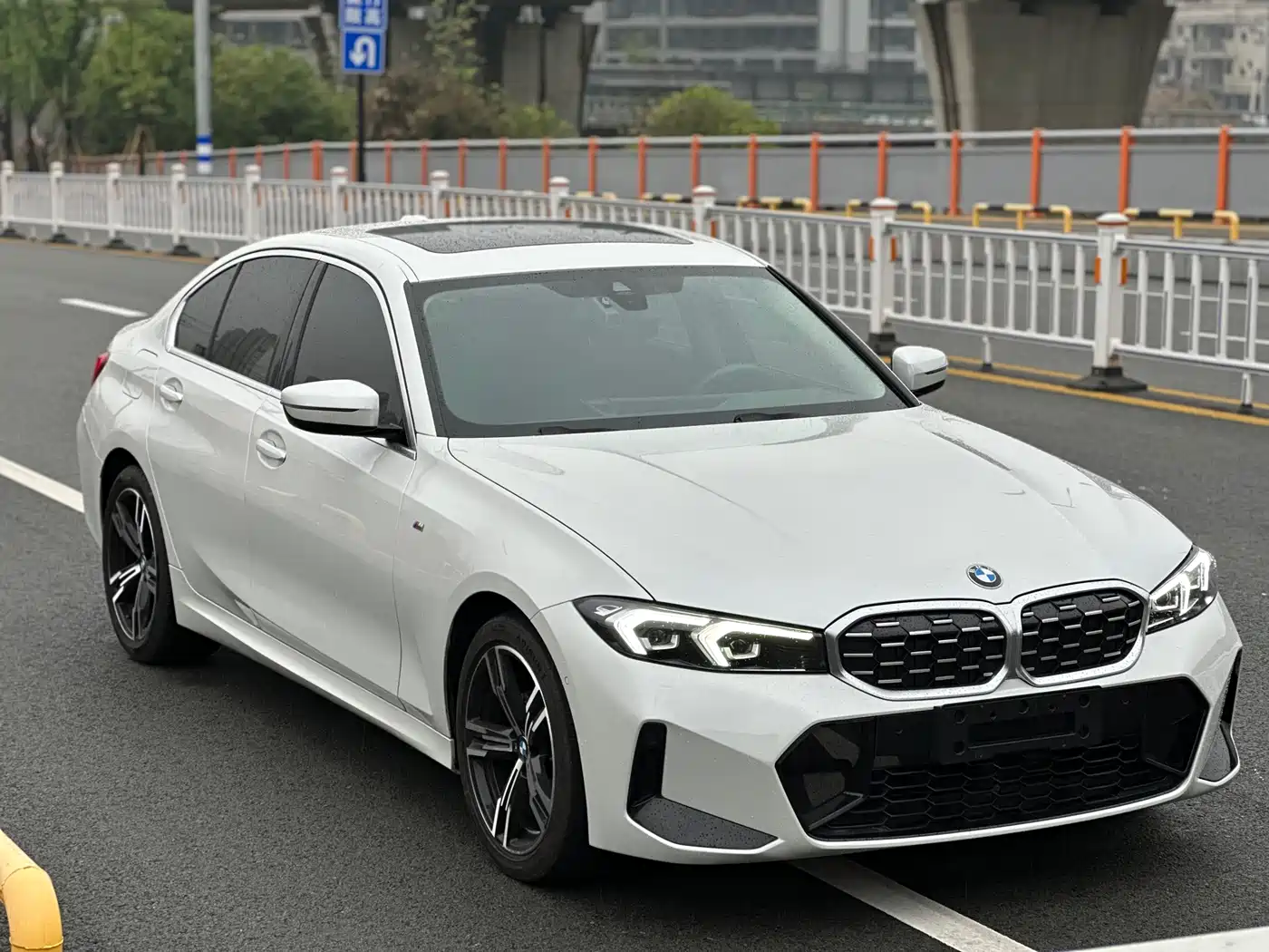 BMW 3 Series 2023 325i M Sport Package фото 3