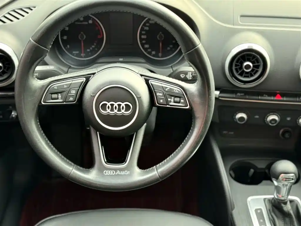 Audi A3 2018 30th Anniversary Sportback 35 TFSI Fashion фото 6