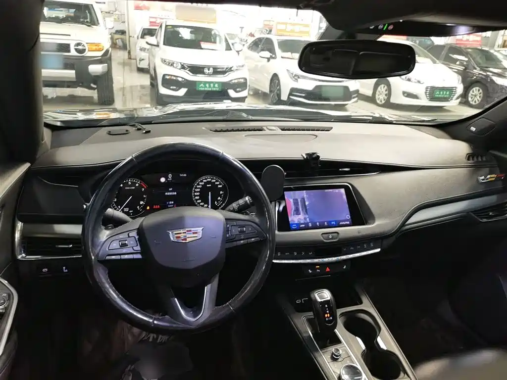 Cadillac XT4 2018 28T FWD Leading Edition фото 3