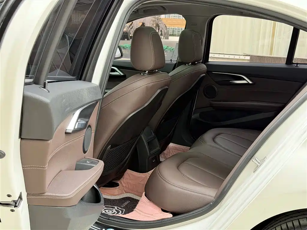 BMW 1 Series 2020 Model 120i M Sport Package фото 8