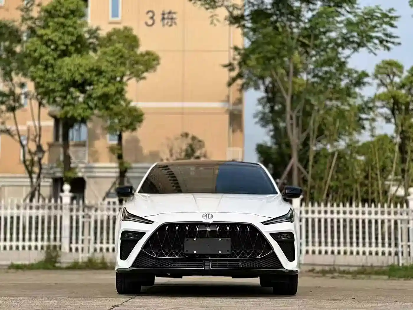 MG MG5 SCORPIO