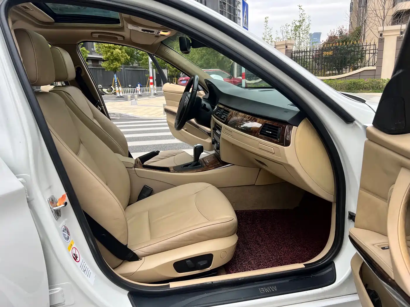 BMW 3 Series 2007 320i Luxury фото 12
