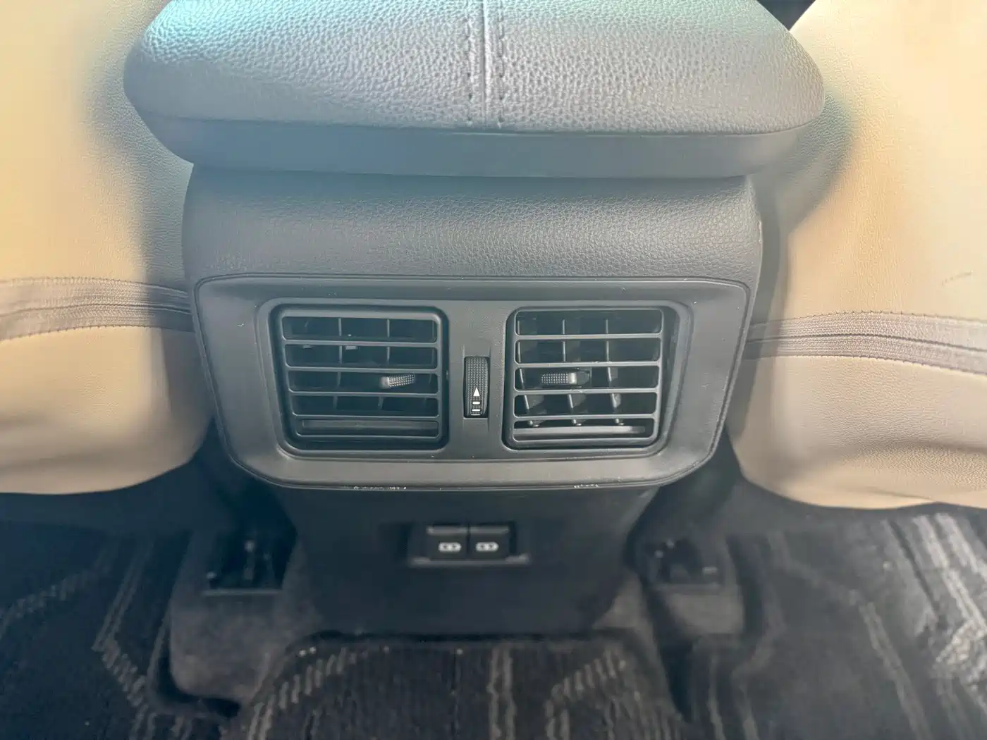 Toyota RAV4 Rongfang 2022 2.0L CVT 2WD Trend Edition фото 14