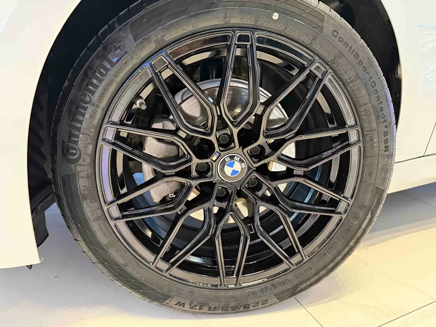 BMW 1 Series 2021 120i M Sport Shadow Edition фото 14