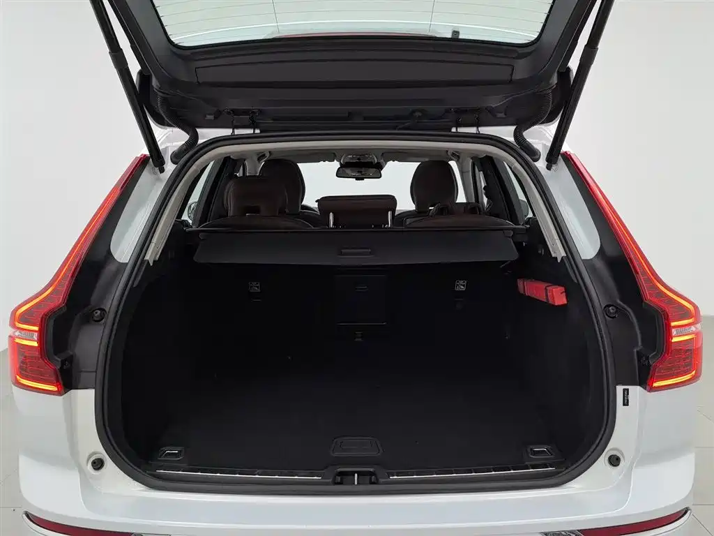 Volvo XC60 2020 T5 4WD Intelligent Comfort Luxury Edition фото 16