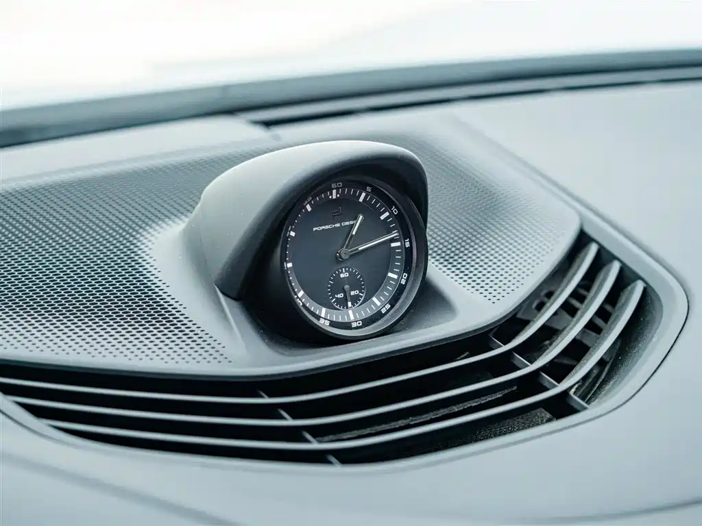 Porsche Taycan 2022 Facelift Taycan фото 27
