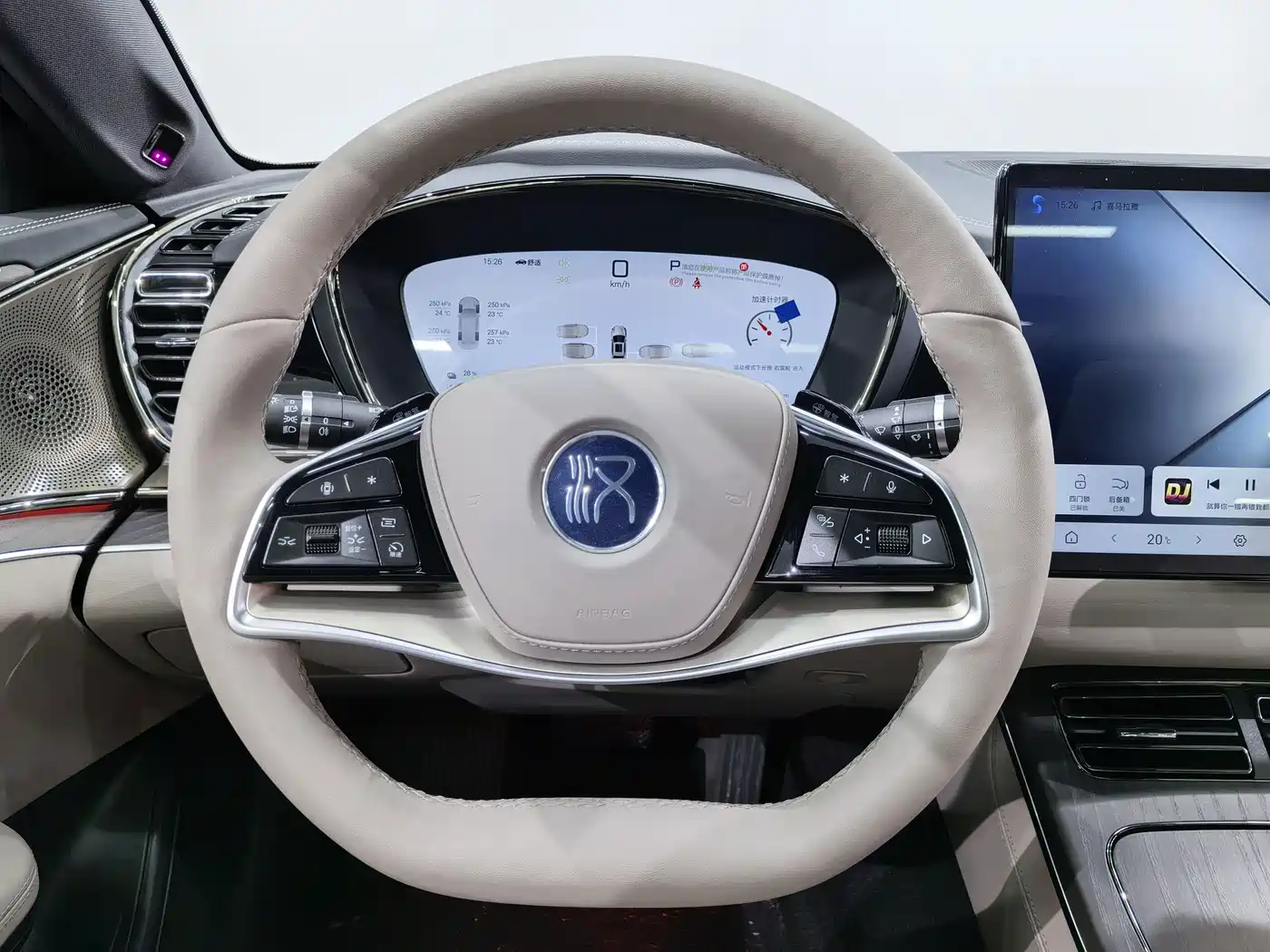 BYD Han 2025 DM-i 125KM LiDAR Smart Driving фото 10
