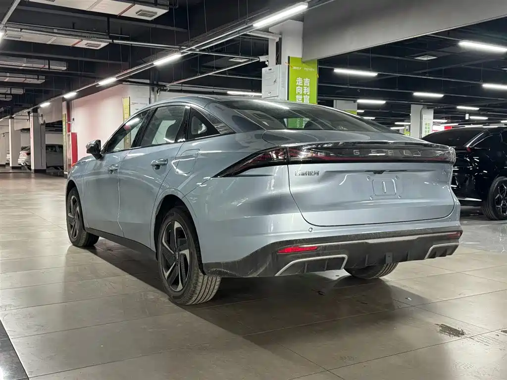 Geely Galaxy Galaxy L6 2025 EM-i 140km Starship Edition фото 8