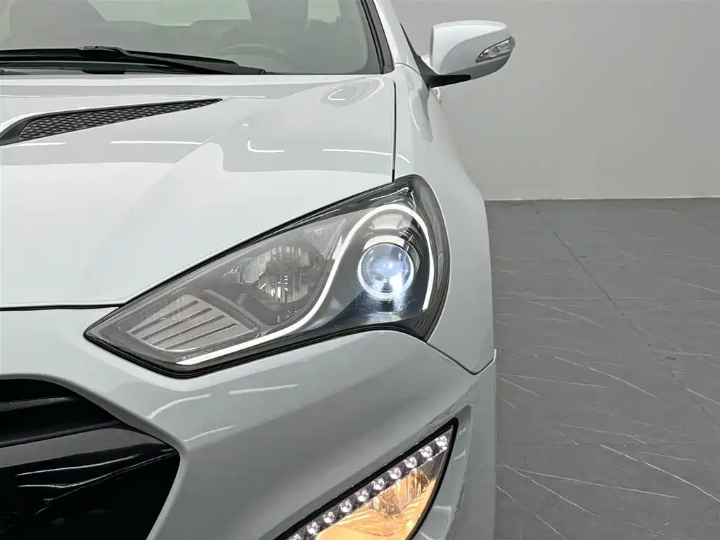 Hyundai Genesis Coupe 2014 2012 2.0T Automatic Elegant Edition