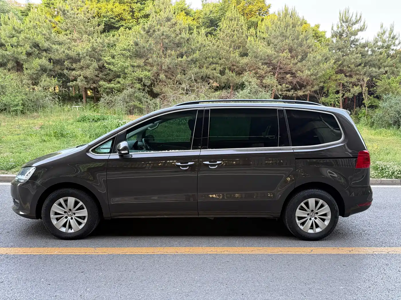 Volkswagen Sharan 2015 1.8TSI Comfort фото 3