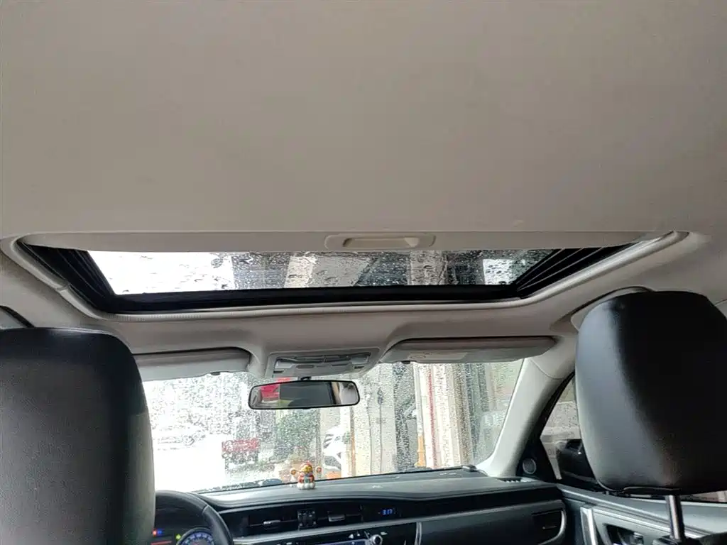 Toyota Corolla 2014 1.6L CVT GL-i Leather Edition фото 18