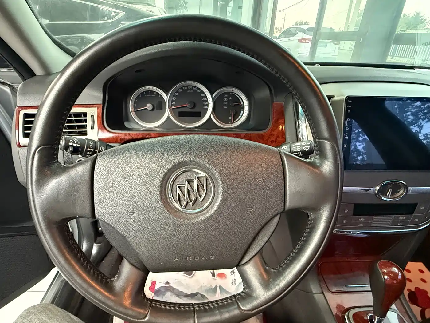 Photo 11 - Buick LaCrosse