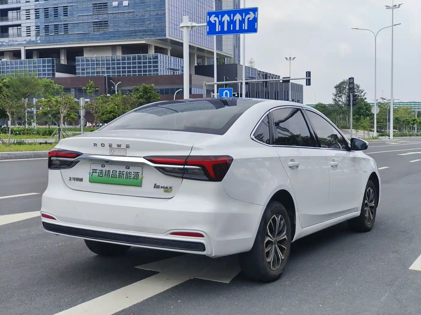 Roewe i6 MAX EV 2023 2022 EV 500 Sunroof Premium