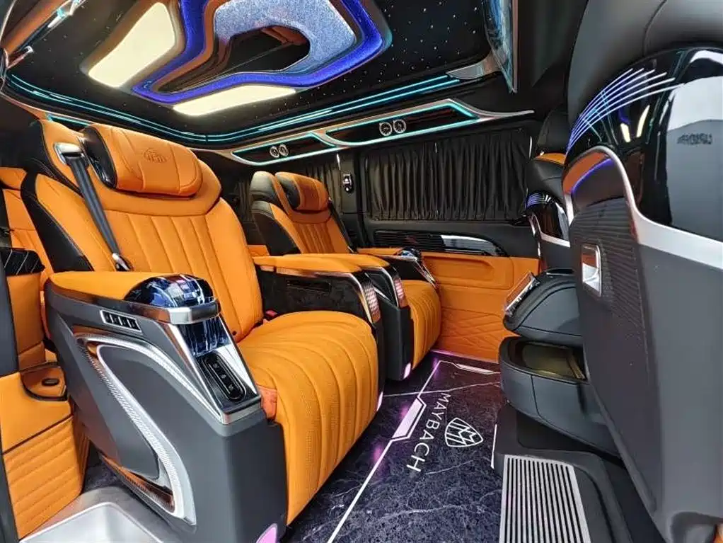 Mercedes-Benz Vito 2023 2.0T Business 7-Seater фото 10