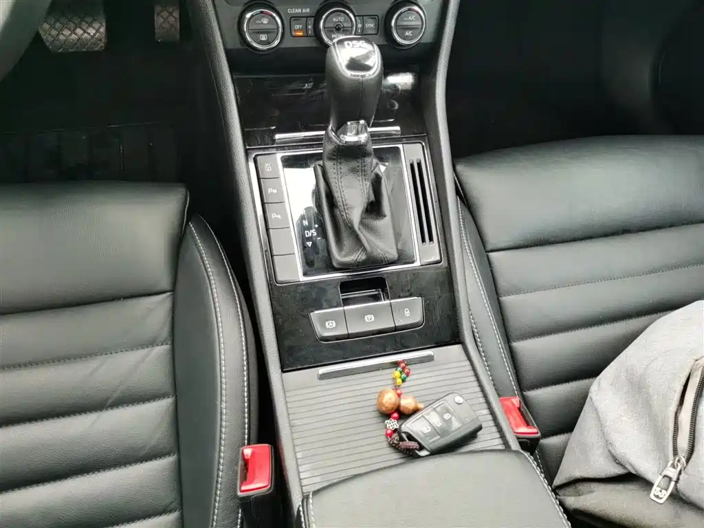 Škoda Superb 2016 TSI330 DSG Smart Edition фото 14