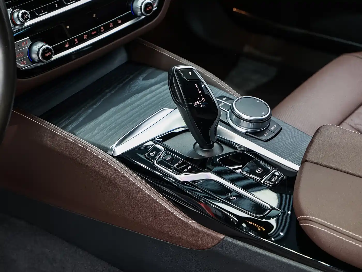 BMW 5 Series 2022 530Li Leading M Sport Package фото 18