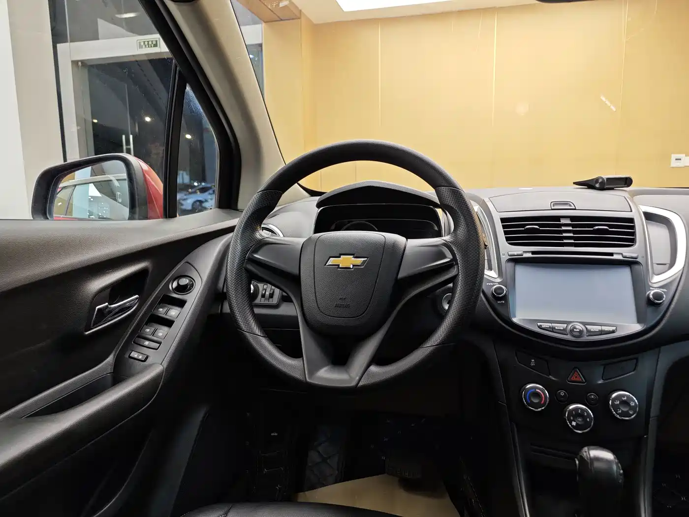 Chevrolet Trax 2016 1.4T Automatic 2WD Comfort Sunroof Edition фото 14