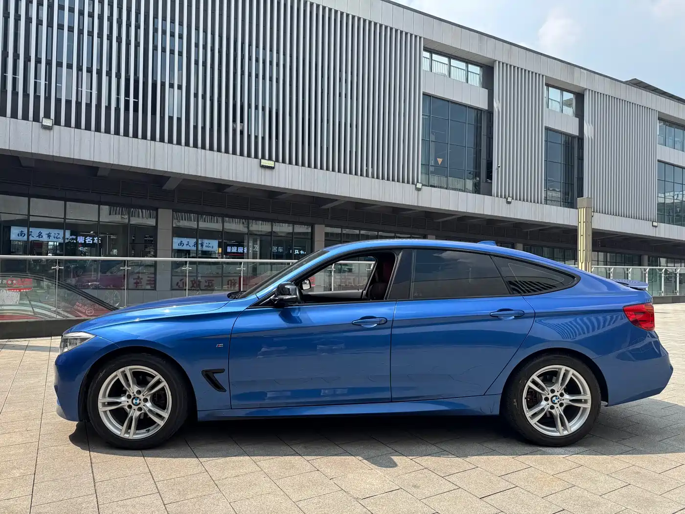BMW 3 Series GT 2016 320i Design Package фото 10