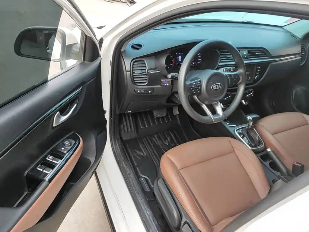 Kia KX CROSS 2018 2017 1.4L AT GLS