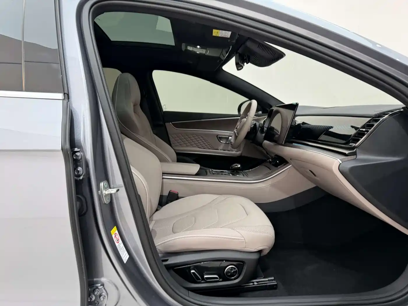 BYD Han 2024 EV Glory Edition 610KM AWD Celestial Eye Smart Driving фото 18