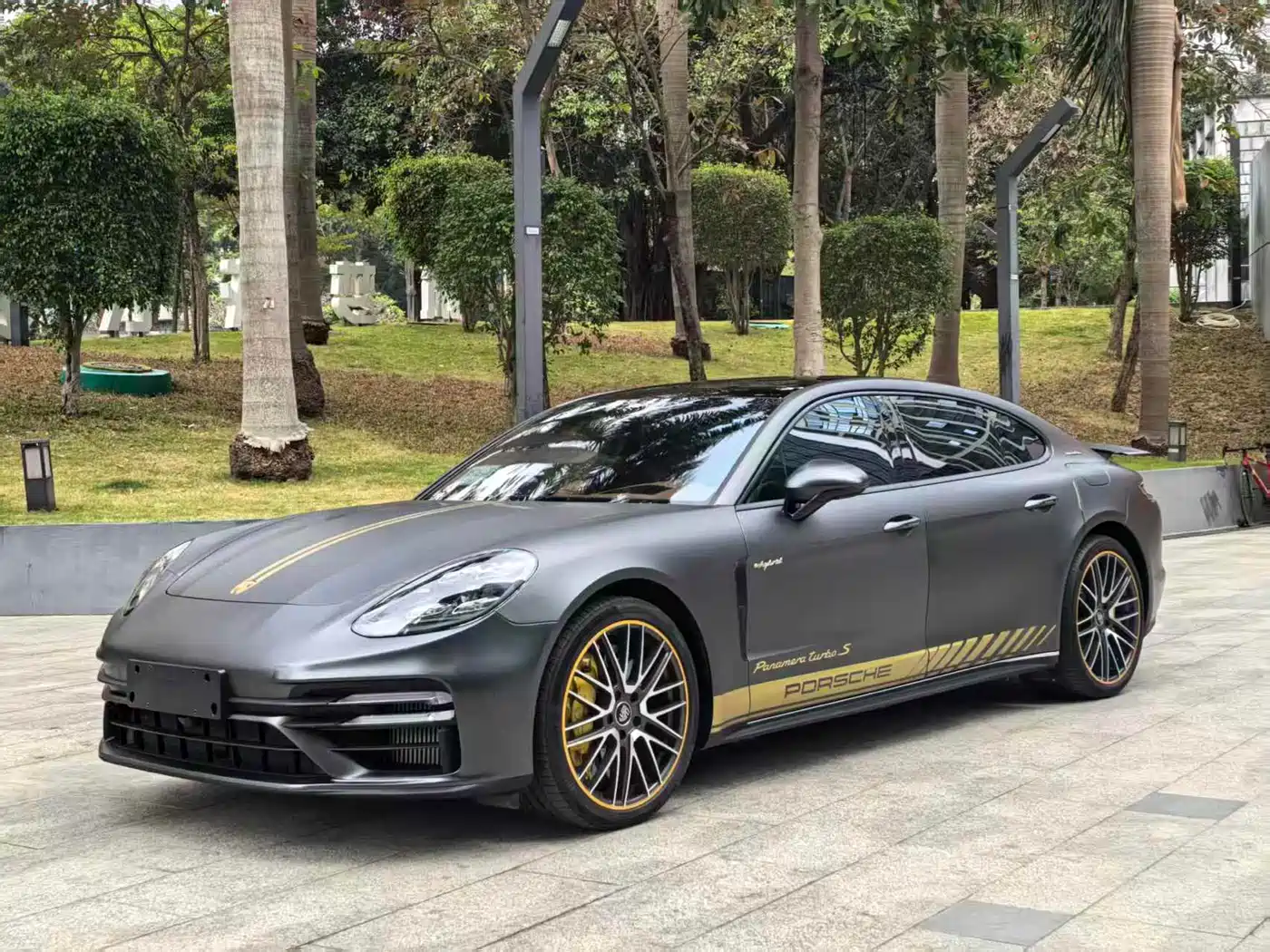 Porsche Panamera New Energy 2023 Panamera Turbo S E-Hybrid Executive Long Wheelbase 4.0T фото 3