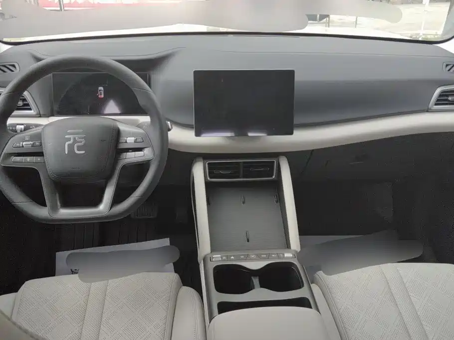 BYD Yuan UP 2026 2025 Model 301KM Navigator