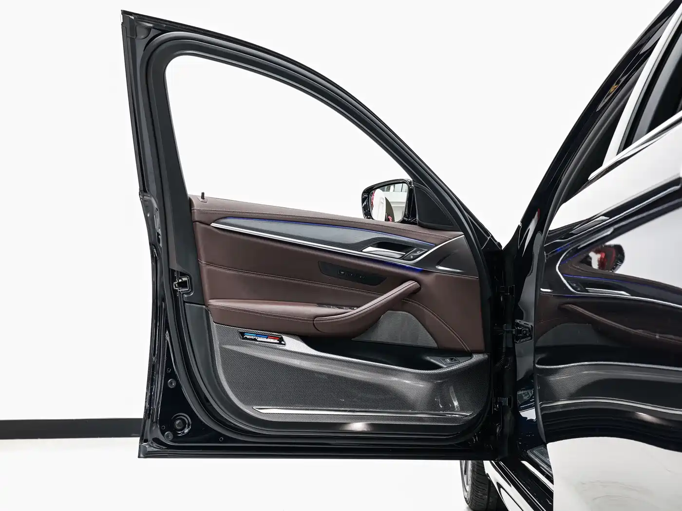 BMW 5 Series 2022 530Li Leading M Sport Package фото 13