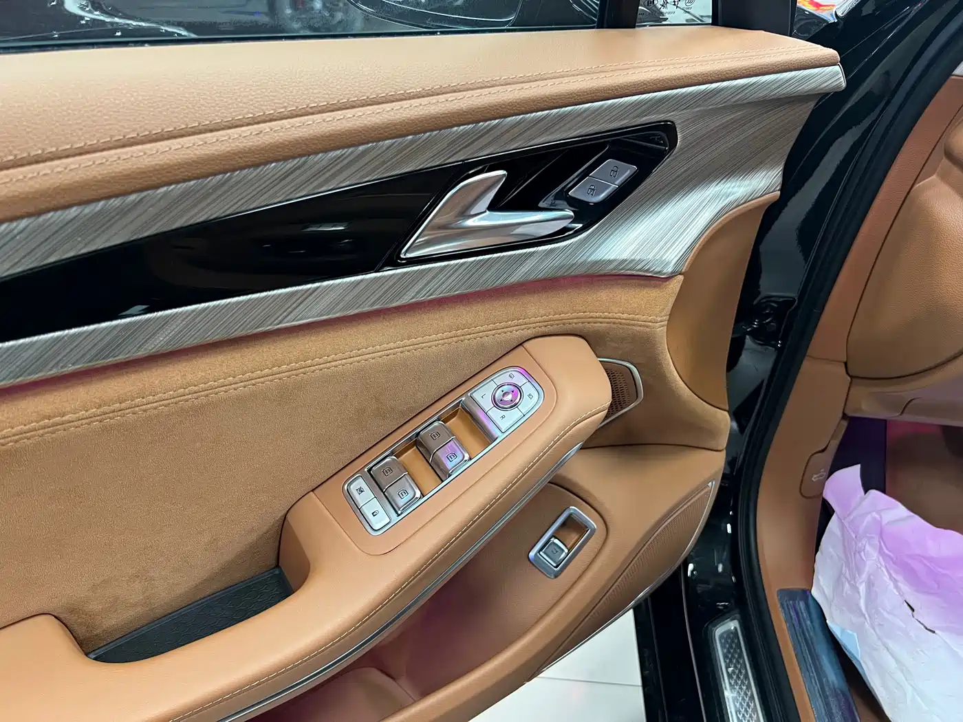 Hongqi H9 2020 Facelift 2.0T Smart Connect Flagship фото 9