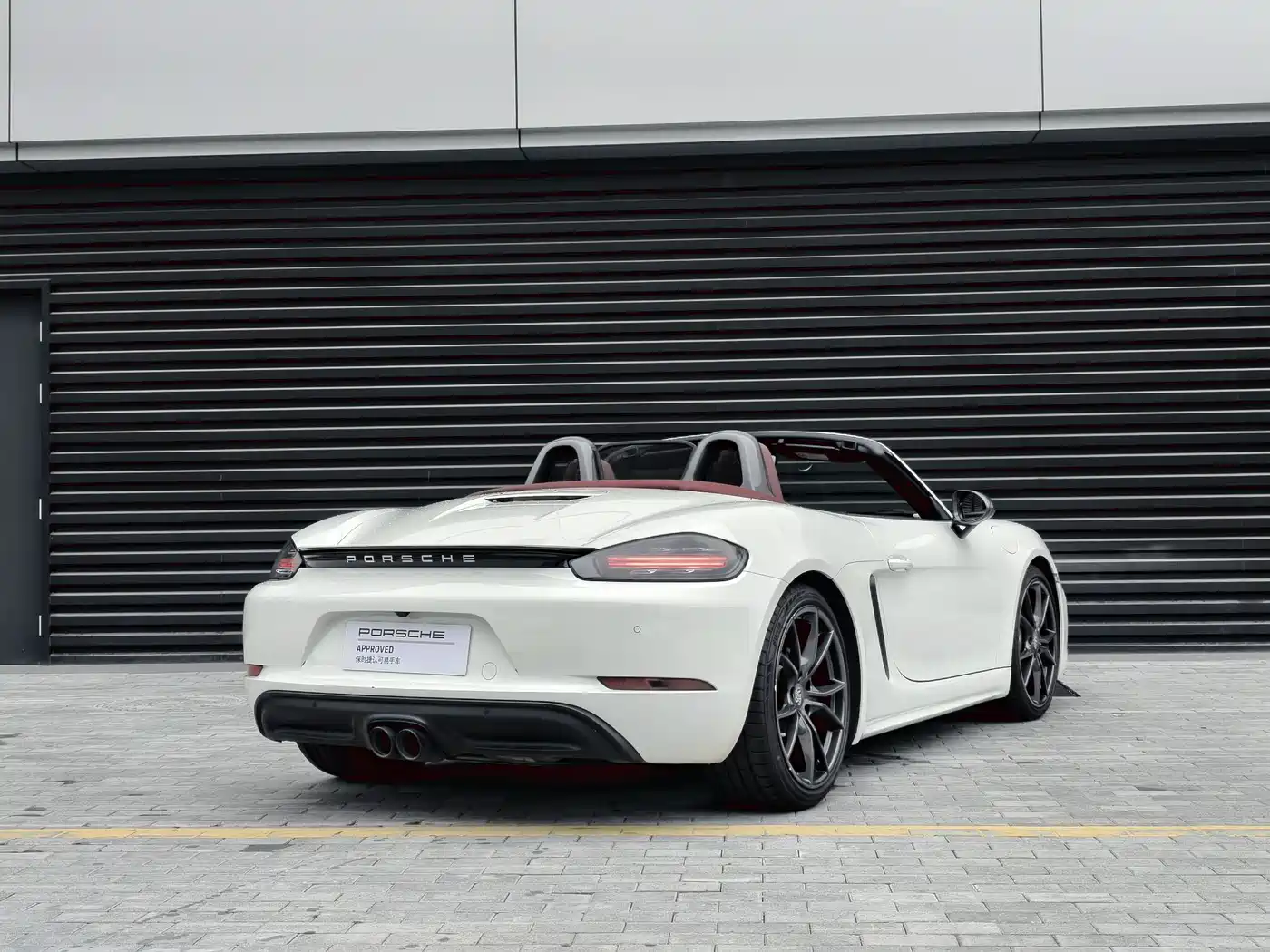 Porsche 718 2022 Boxster T 2.0T фото 4