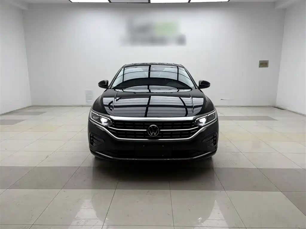 Volkswagen Passat 2022 330TSI Luxury Edition фото 7