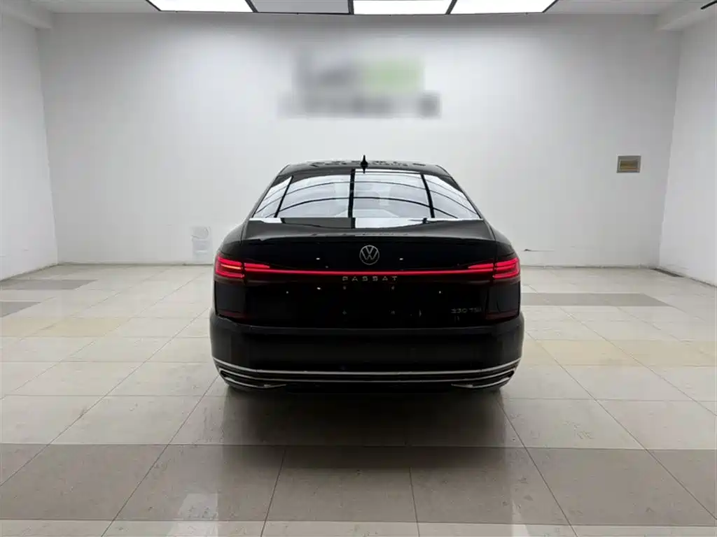 Volkswagen Passat 2022 330TSI Luxury Edition фото 11